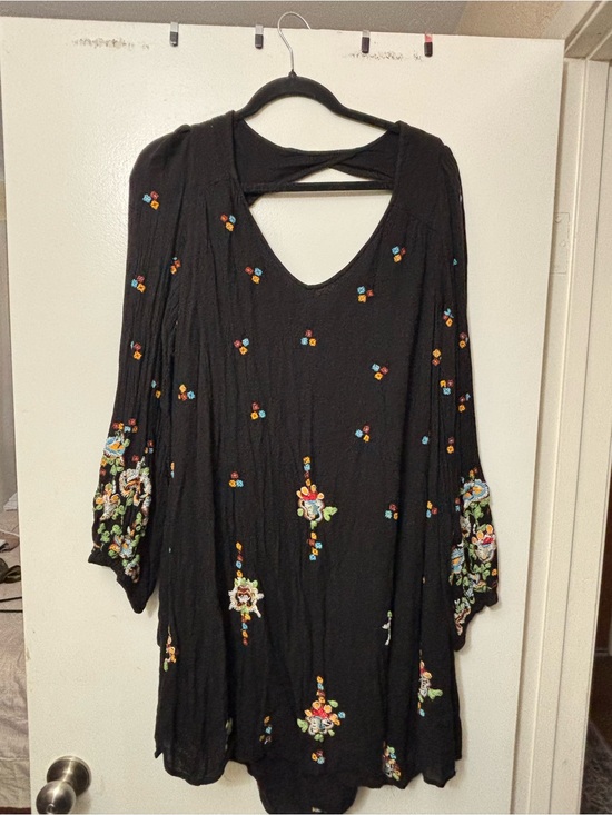 Free People Dresses & Skirts - Free people Black Embroidered Boho Swing Dress - Women's